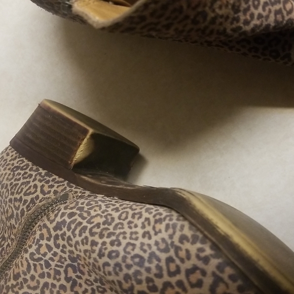 Lucky Brand Leopard print Suede Booties size 11 W - Picture 5 of 12